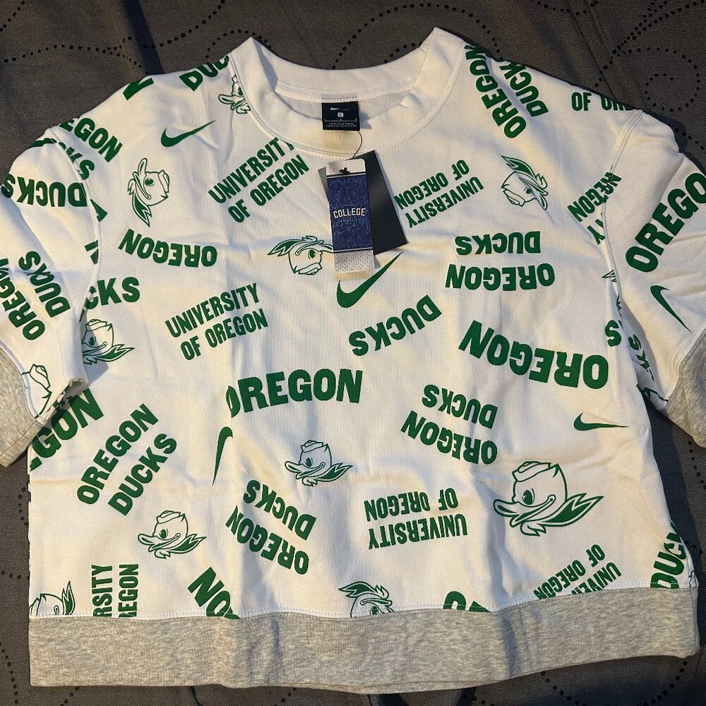 NIKE UNIVERSITY OF OREGON DUCKS CROP TOP SHIRT SIZE XL L OR M WOMEN NWT $50.00